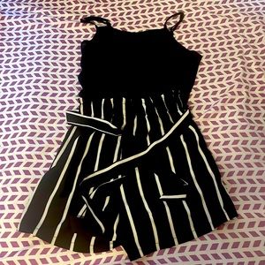 Black/White short set